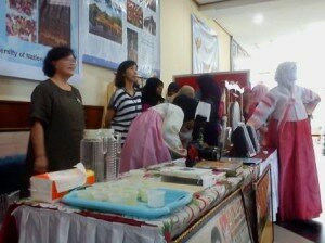 [Foto] International Culture Day 2, Pengunjung Padati Stan Korea